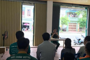 Nhân viên ném hỏng đồ của khách, cả chi nhánh Viettel Post bị đóng cửa