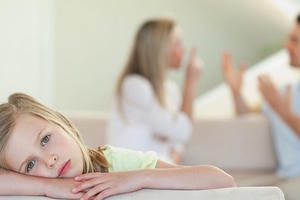 Chung sống như vợ chồng với người khác khi đang ly thân có vi phạm pháp luật?