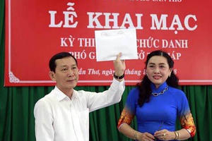 Trao chức vụ lãnh đạo cho người tài