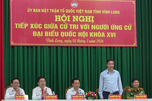 Giám đốc Học viện Tài chính Nguyễn Đào Tùng tiếp xúc cử tri tại 2 phường ở tỉnh Vĩnh Long