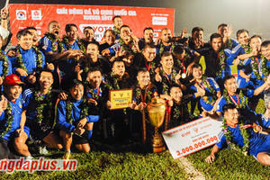 Quảng Nam FC lần đầu tiên lên ngôi vô địch V.League sau 20 năm thành lập