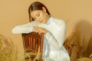 'Kiều nữ làng hài' Nam Thư nền nã trong tà áo dài