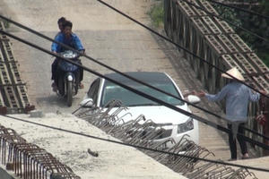 Khó tin chuyện cầu tạm qua sông thu phí “chui” cả tỷ đồng mỗi năm