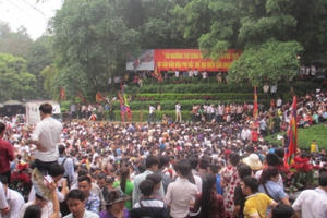 Giỗ tổ Hùng Vương: 8 triệu khách du lịch "đem theo" 60 tấn rác