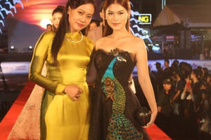 Dàn sao đổ bộ thảm đỏ của LHP Việt Nam lần thứ 20