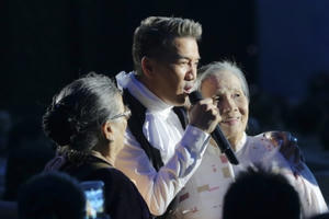 Đàm Vĩnh Hưng khiến khán giả mê đắm trong “Biển tình” tại FLC Quy Nhơn