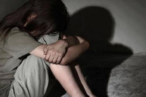 Bắt giữ gã đồi bại dở trò với con riêng của vợ