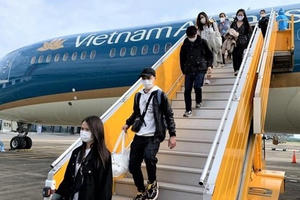 Hàng vạn người Việt ở nước ngoài mong mỏi có chuyến bay hồi hương dịp Tết