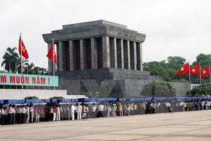 Lịch viếng Lăng Chủ tịch Hồ Chí Minh