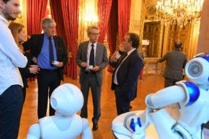 'Vũ khí' giúp Washington can thiệp kinh tế nước khác