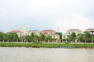 Kinh tế 24h: Phân khúc biệt thự, nhà phố âm thầm 'tiến bước'