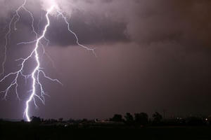 Thừa Thiên - Huế: Thương tâm 2 người bị sét đánh tử vong, để lại “đàn” con dại