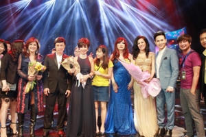 Bảo Yến, Tuấn Ngọc và Khánh Hà chinh phục khán giả thủ đô bằng giọng hát vượt thời gian