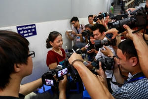 Chủ quán bún chả: "Tổng thống Obama đã tự trả bằng tiền Việt cho tôi"