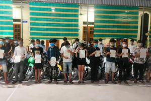 Công an tóm hàng loạt “quái xế” uống rượu, sử dụng ma túy tụ tập đua xe