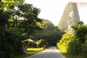 Bố đẻ cưỡng hiếp con gái từng đi cặp bồ khi vợ có bầu