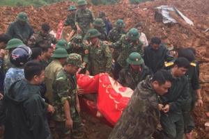 Cứu hộ xuyên đêm, tìm thấy 14 thi thể chiến sĩ sư đoàn 337 gặp nạn