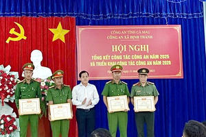 Cà Mau liên tiếp xử lý các vụ dùng kích điện khai thác thủy sản trái phép Cà Mau liên tiếp xử lý các vụ dùng kích điện khai thác thủy sản trái phép