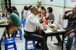 Hé lộ thông điệp hy vọng ông Obama đưa ra bên bát bún chả