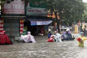 Hé lộ nguyên nhân khiến gần 6.000 nhà dân bị ngập, thiệt hại 80 tỉ đồng tại TP Vinh