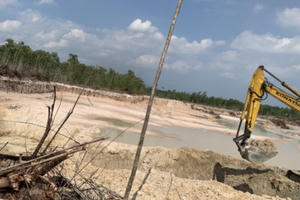 Nạn trộm cát và sự lúng túng của chính quyền ở Bình Thuận