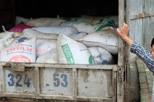 Hà Nội: Bắt giữ hơn 5 tấn mỡ động vật đang trên đường đi tiêu thụ