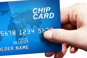 Chuyển đổi sang thẻ chip, ngân hàng phải gánh chi phí tăng tới 20 lần so với phôi thẻ từ