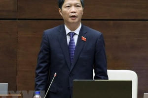 Đại biểu truy Bộ trưởng: Thuế nhập khẩu giảm vì sao giá xe không giảm lại tăng?