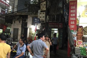 Hà Nội: Đâm người trọng thương rồi chốt cửa cố thủ trong nhà