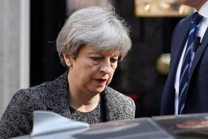 Chính trường Anh ngổn ngang giữa sóng gió