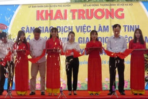 Hà Nội: Khai trương Điểm giao dịch việc làm vệ tinh tại Phú Xuyên