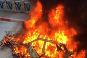 Clip hiện trường vụ cháy xe trên đường Lê Văn Lương, 1 người tử vong