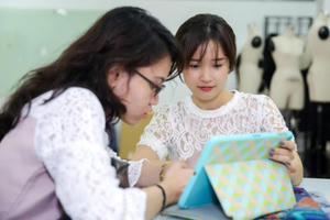 Nữ diễn viên Midu chính thức làm nghề "gõ đầu trẻ"