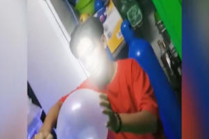 Hà Nội: Núp bóng quán Cafe để sử dụng “bóng cười”