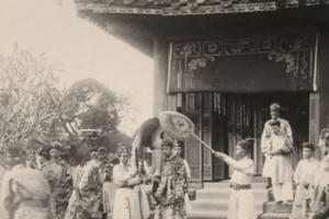 Hồi ức vua Bảo Đại: Nỗi niềm chua chát, hoàng đế “diễn viên sân khấu”