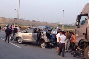 Họp liên ngành vụ tài xế lùi xe trên cao tốc khiến 4 người tử vong Họp liên ngành vụ tài xế lùi xe trên cao tốc khiến 4 người tử vong