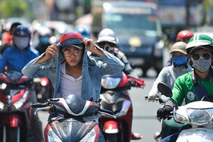 Dự báo thời tiết ngày 25/4: Hà Nội đón mưa rào và dông vào chiều tối