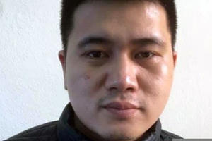 Hà Nội: Nam thanh niên dọa chặt chân tay con nợ đã ra đầu thú