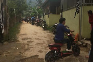 Bà nội sốc khi nghe tin cháu tử vong nghi do điện giật trong nhà tắm