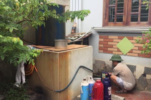 Đi tìm nguyên nhân một số xã tại ngoại thành Hà Nội người dân kêu “khát” nước sạch Đi tìm nguyên nhân một số xã tại ngoại thành Hà Nội người dân kêu “khát” nước sạch