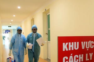 Nữ y tá bị phạt 7,5 triệu đồng do vòi tiền chữa trị cho bệnh nhân Covid-19