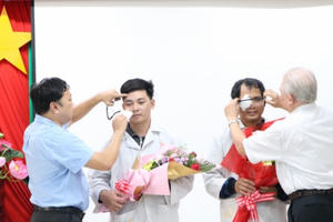 Người phụ nữ ung thư hiến tặng giác mạc giúp hai người tìm lại ánh sáng