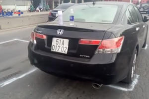 TP HCM: Hai xe va chạm, đường vào Cát Lái cảng kẹt cứng