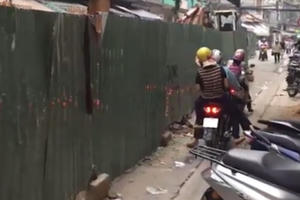 TP HCM: Thi công hệ thống thoát nước làm nứt đường