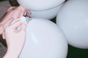 Hít 360 bóng cười 1 tuần, nữ sinh có nguy cơ liệt vĩnh viễn