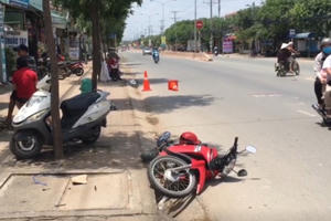 Bình Dương: Nữ bảo vệ nhập viên sau va chạm