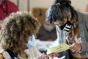 Bầu cử tổng thống Mỹ: Tại sao việc kiểm phiếu kéo dài?