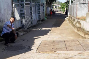 Người phụ nữ bị nước cuốn mất tích khi đi làm về