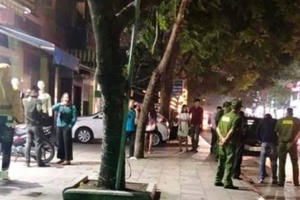 Côn đồ hỗn chiến náo loạn bệnh viện, Công an nổ súng giải tán