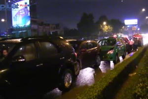 TP HCM: 4 ô tô tông liên hoàn trên cầu Tham Lương
